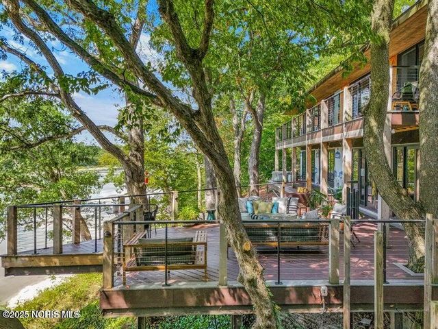 25001 W River Road, Perrysburg, OH 43551