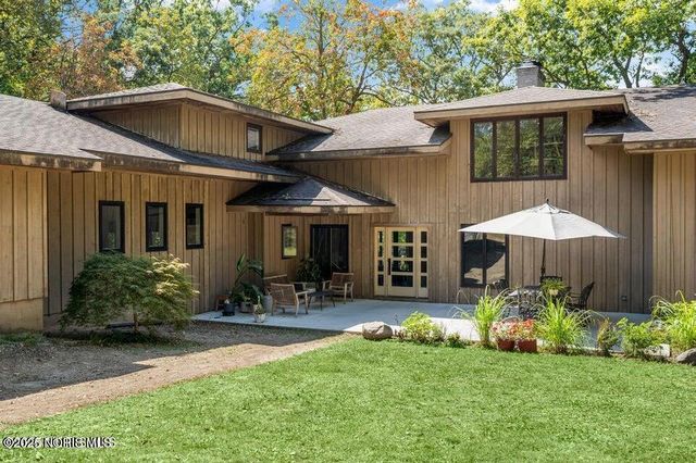 25001 W River Road, Perrysburg, OH 43551