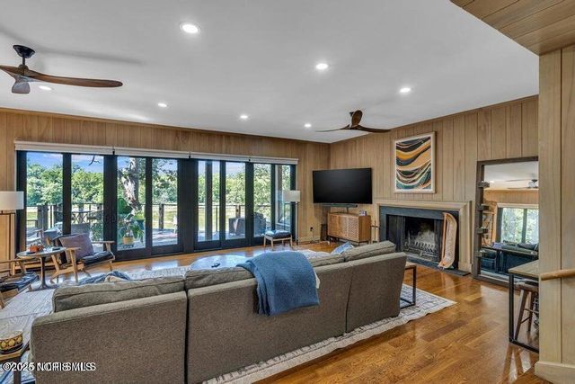 25001 W River Road, Perrysburg, OH 43551