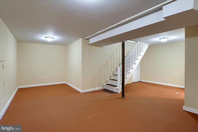 914 LAKEWOOD DR, Harrisburg, PA 17109