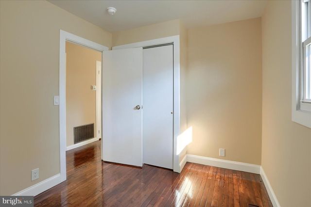 914 LAKEWOOD DR, Harrisburg, PA 17109