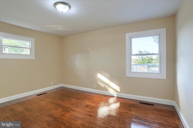 914 LAKEWOOD DR, Harrisburg, PA 17109