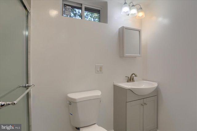 914 LAKEWOOD DR, Harrisburg, PA 17109