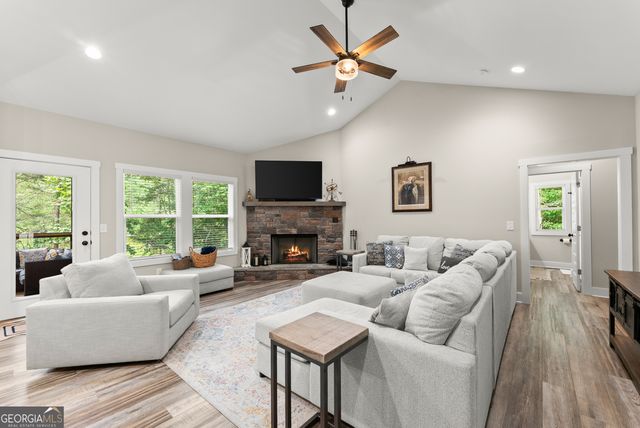 35 Chimney Lane, Cleveland, GA 30528