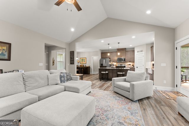35 Chimney Lane, Cleveland, GA 30528