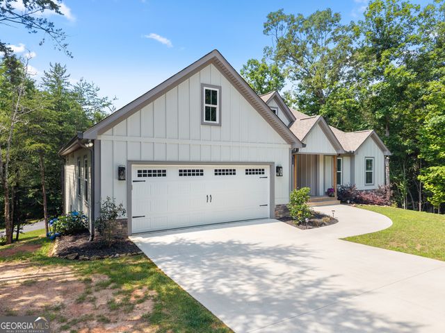 35 Chimney Lane, Cleveland, GA 30528