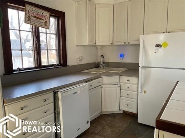 821 8th Street, Grinnell, IA 50112
