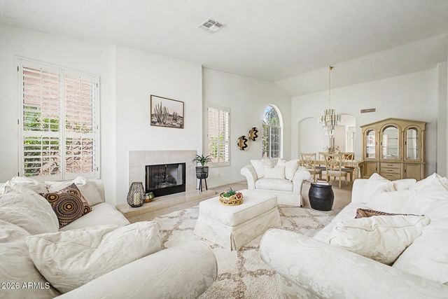 9525 E CHAMPAGNE Drive, Sun Lakes, AZ 85248