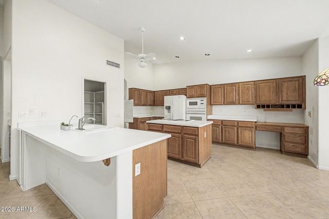 9525 E CHAMPAGNE Drive, Sun Lakes, AZ 85248