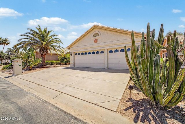 9525 E CHAMPAGNE Drive, Sun Lakes, AZ 85248