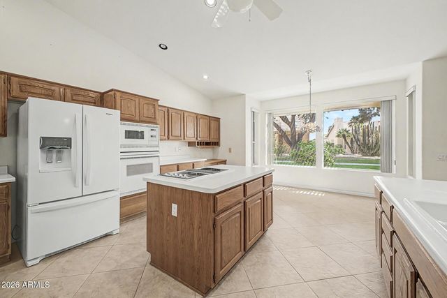 9525 E CHAMPAGNE Drive, Sun Lakes, AZ 85248