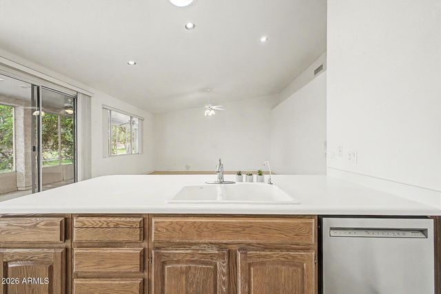 9525 E CHAMPAGNE Drive, Sun Lakes, AZ 85248