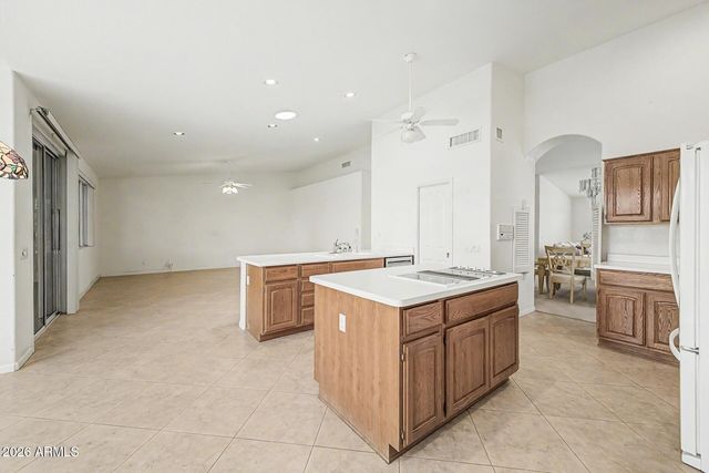 9525 E CHAMPAGNE Drive, Sun Lakes, AZ 85248
