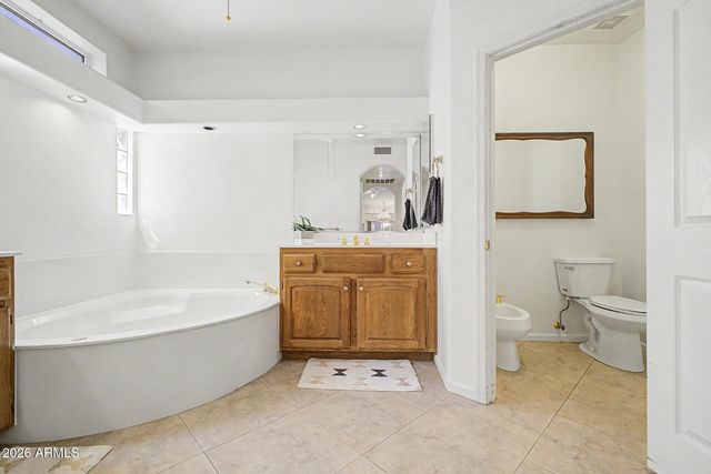 9525 E CHAMPAGNE Drive, Sun Lakes, AZ 85248