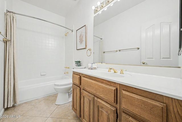 9525 E CHAMPAGNE Drive, Sun Lakes, AZ 85248