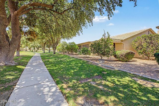 9525 E CHAMPAGNE Drive, Sun Lakes, AZ 85248