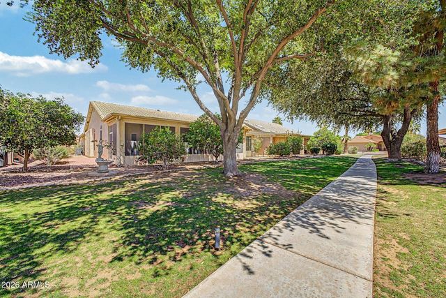 9525 E CHAMPAGNE Drive, Sun Lakes, AZ 85248