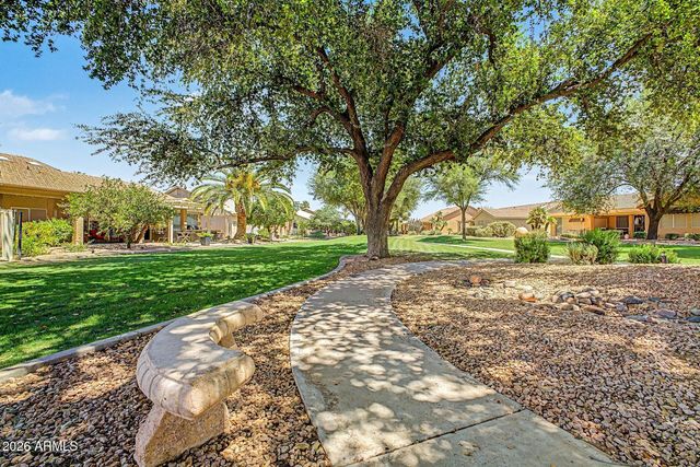 9525 E CHAMPAGNE Drive, Sun Lakes, AZ 85248