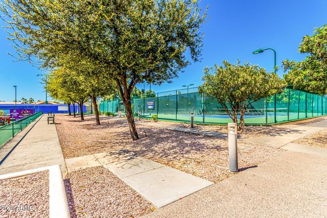 9525 E CHAMPAGNE Drive, Sun Lakes, AZ 85248
