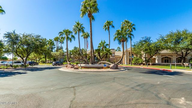 9525 E CHAMPAGNE Drive, Sun Lakes, AZ 85248