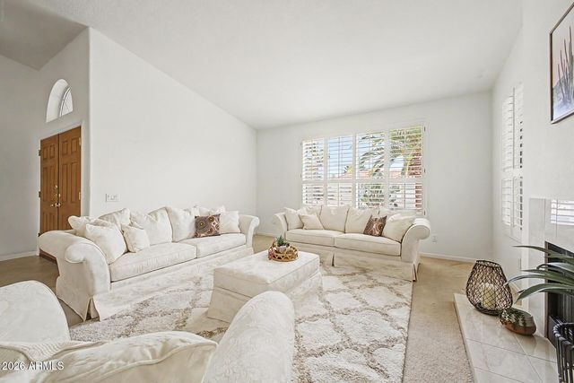 9525 E CHAMPAGNE Drive, Sun Lakes, AZ 85248