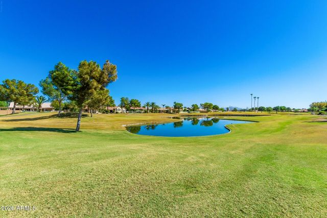 9525 E CHAMPAGNE Drive, Sun Lakes, AZ 85248