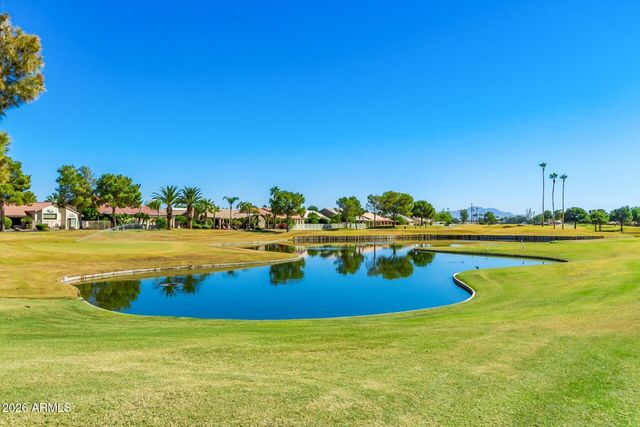 9525 E CHAMPAGNE Drive, Sun Lakes, AZ 85248