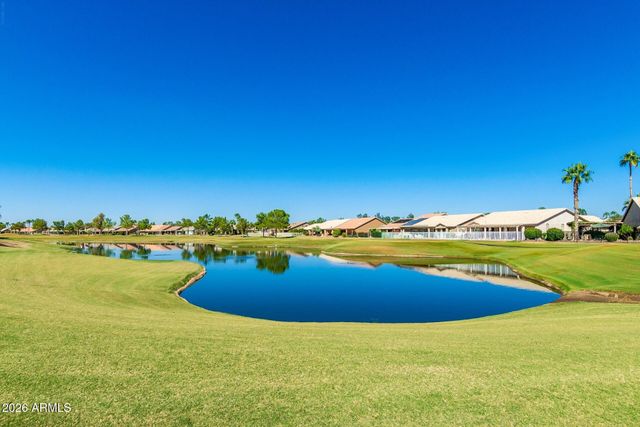 9525 E CHAMPAGNE Drive, Sun Lakes, AZ 85248