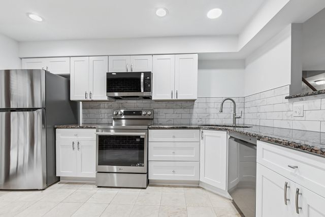 12822 Carriage Lane, Crestwood, IL 60418