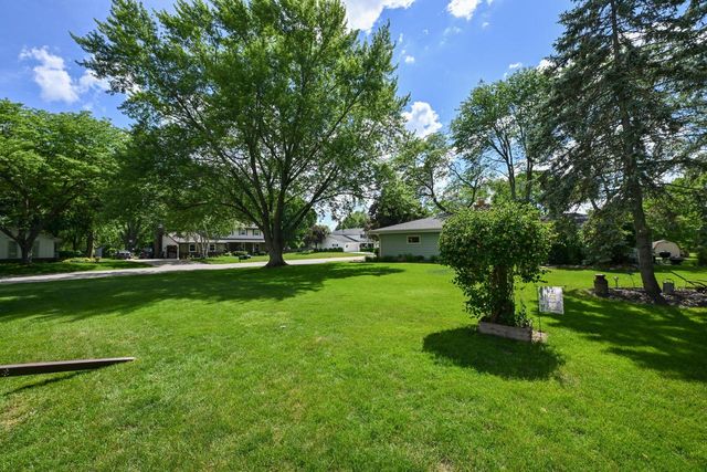 W133S6873 Bristlecone COURT, Muskego, WI 53150
