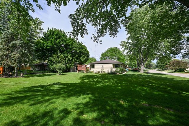 W133S6873 Bristlecone COURT, Muskego, WI 53150