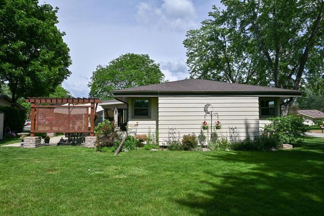W133S6873 Bristlecone COURT, Muskego, WI 53150