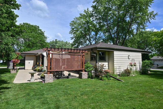 W133S6873 Bristlecone COURT, Muskego, WI 53150