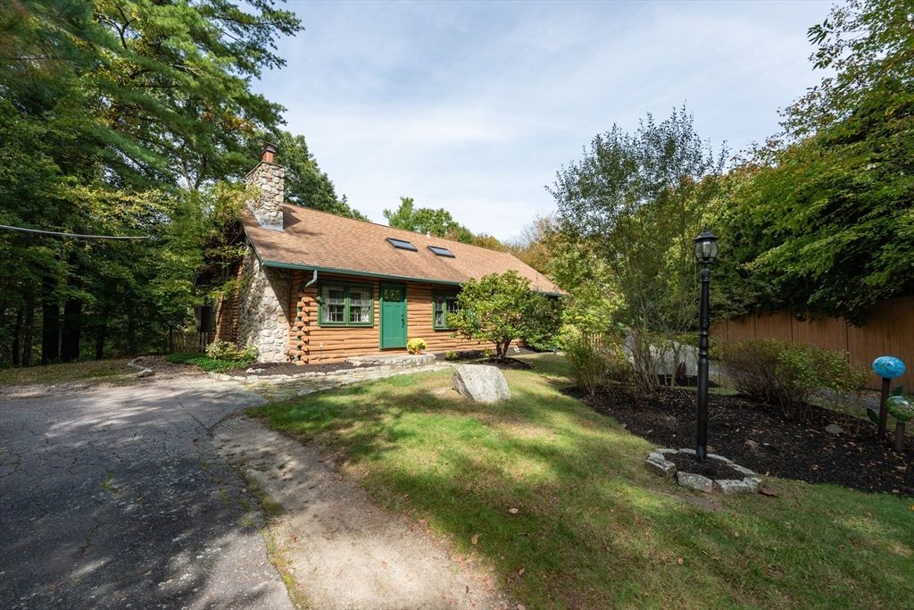 95 Howland Rd, Freetown, MA 02702