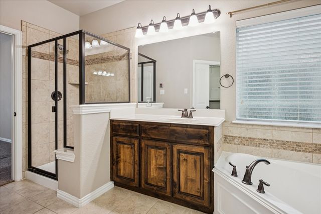 2348 Fountain Gate Drive, Little Elm, TX 75068