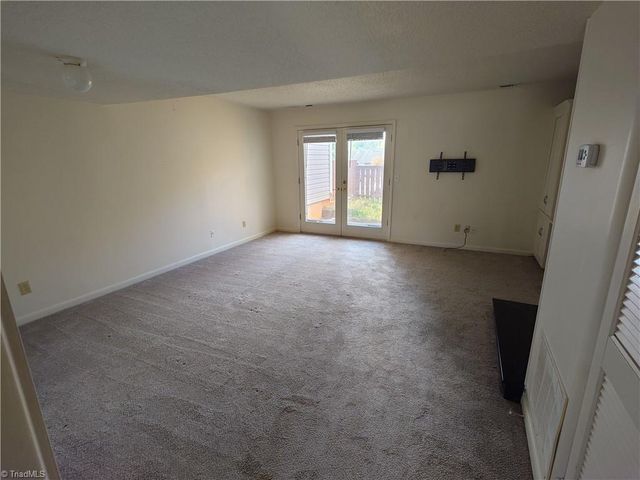 3771 Heathrow Drive, Winston-salem, NC 27127