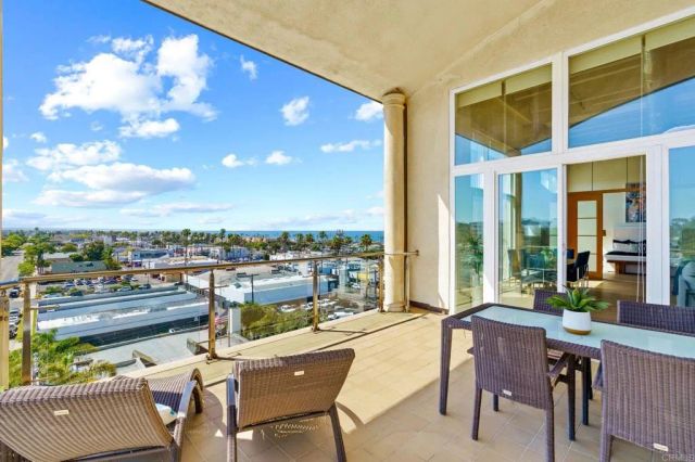 550 Seagaze Drive 29, Oceanside, CA 92054