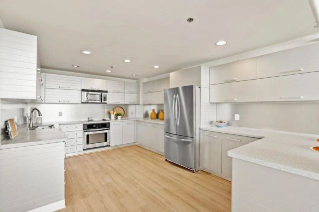 550 Seagaze Drive 29, Oceanside, CA 92054