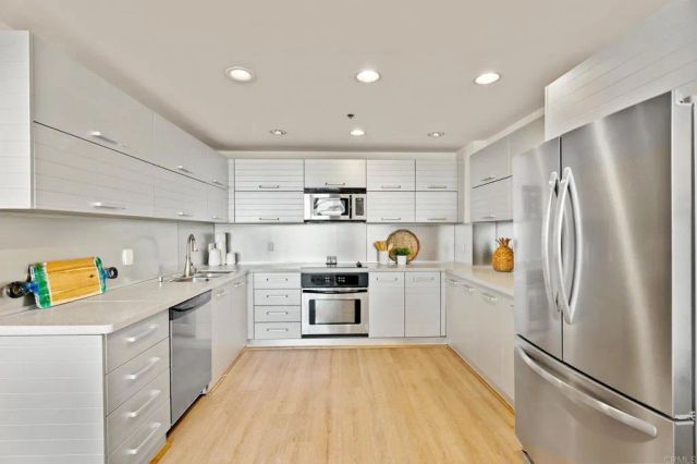 550 Seagaze Drive 29, Oceanside, CA 92054