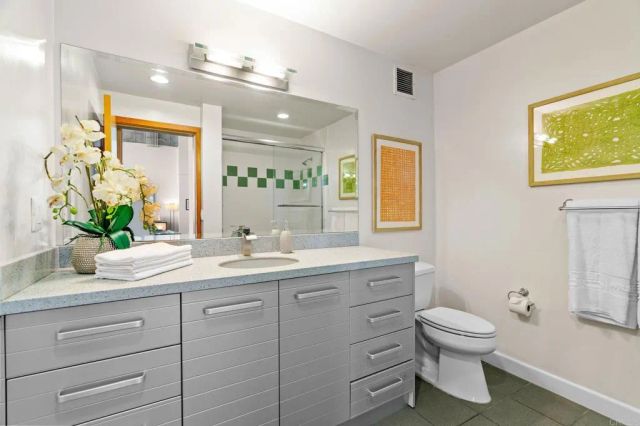 550 Seagaze Drive 29, Oceanside, CA 92054