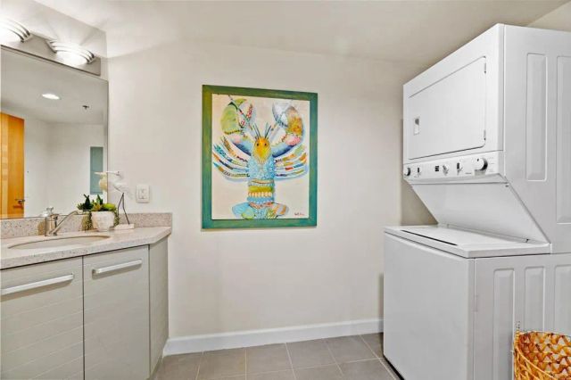 550 Seagaze Drive 29, Oceanside, CA 92054