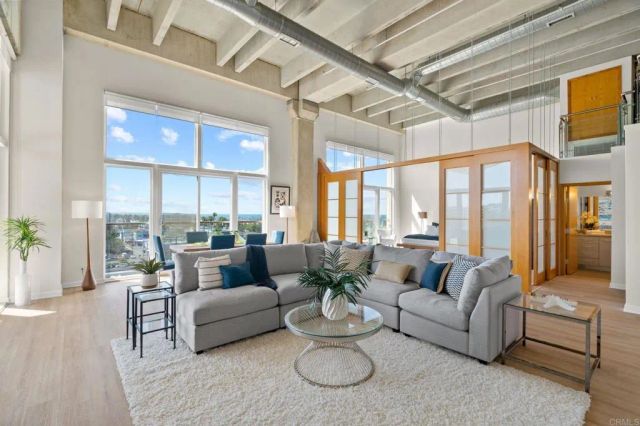 550 Seagaze Drive 29, Oceanside, CA 92054