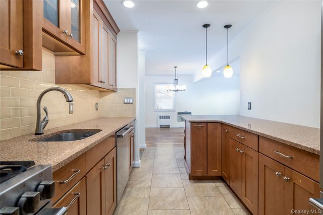 60 Chestnut Street, Rockville Centre, NY 11570