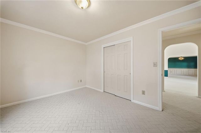 960 Forest Lakes DR, Chesapeake, VA 23322