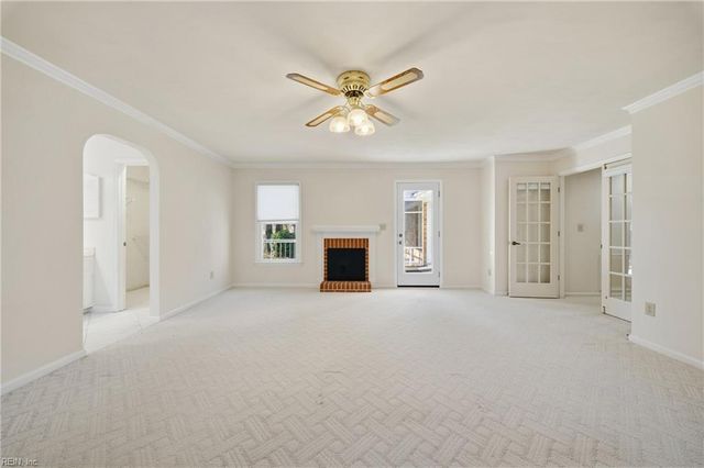 960 Forest Lakes DR, Chesapeake, VA 23322