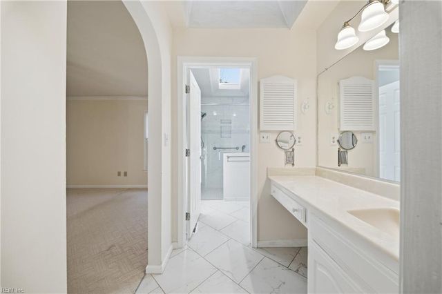 960 Forest Lakes DR, Chesapeake, VA 23322