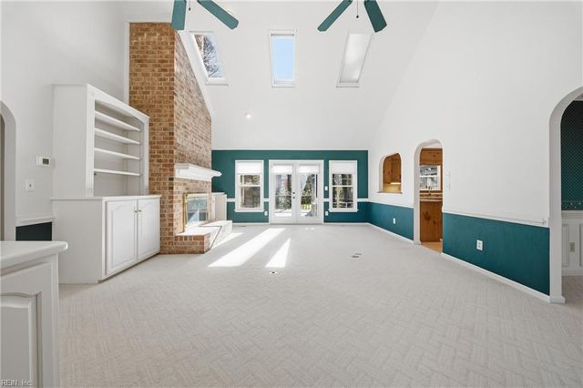 960 Forest Lakes DR, Chesapeake, VA 23322