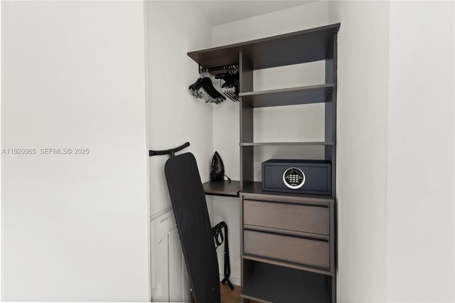 398 NE 5th St 3515, Miami, FL 33132