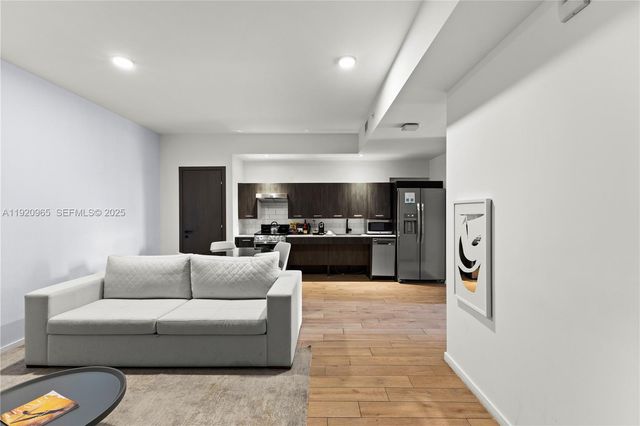 398 NE 5th St 3515, Miami, FL 33132