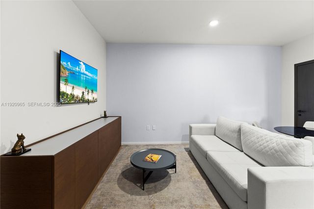 398 NE 5th St 3515, Miami, FL 33132